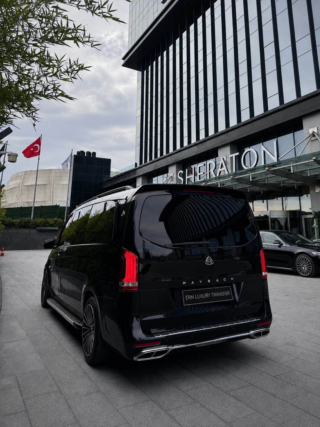 ERN Luxury Transfer araç arka görünüm